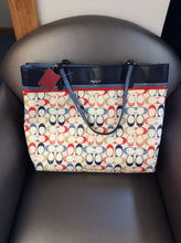 Load image into Gallery viewer, Coach handbag
