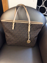 Load image into Gallery viewer, Michael Kors tote
