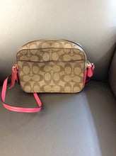 Load image into Gallery viewer, Coach crossbody