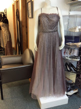 Load image into Gallery viewer, Size 16 Gown/Evening Wear