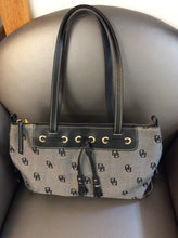 Load image into Gallery viewer, Dooney &amp; Bourke handbag