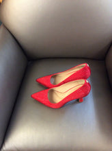 Load image into Gallery viewer, Kelly &amp; Katie 6.5 Pumps