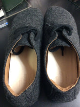 Load image into Gallery viewer, Kalso Size 9 Gray Shoes