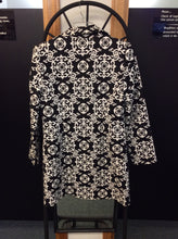 Load image into Gallery viewer, Size M adrienne Coat