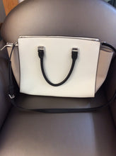 Load image into Gallery viewer, Michael Kors handbag