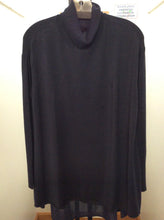 Load image into Gallery viewer, Size XL D &amp; G Sweater