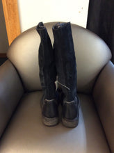 Load image into Gallery viewer, 8.5 Vintage Foundry Co. Boots