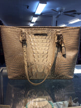 Load image into Gallery viewer, Brahmin tote