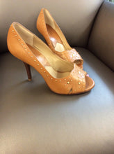 Load image into Gallery viewer, 9 Michael Kors heels