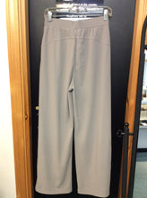 Load image into Gallery viewer, Size S athletic