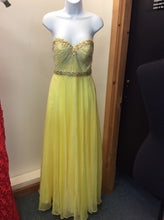 Load image into Gallery viewer, Size 4 Studio 1 Prom