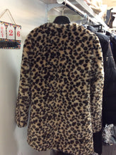 Load image into Gallery viewer, Size S Love Tree Coat