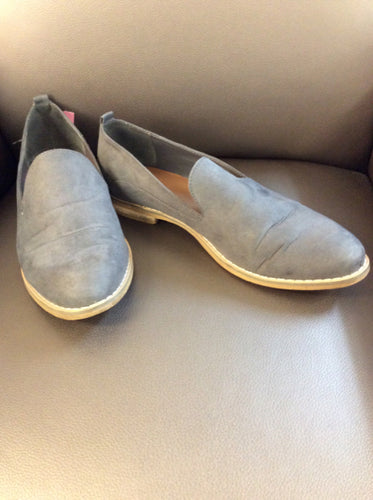 8.5 indigo rd. Loafers