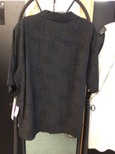 Load image into Gallery viewer, Size L Black Men's button up shirt
