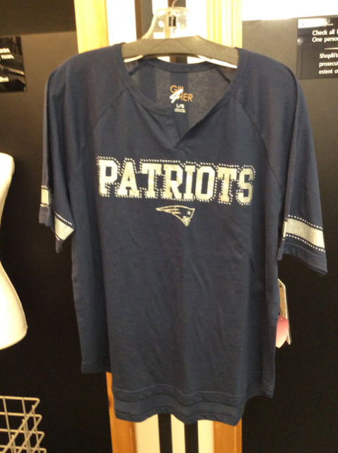 Size L PATRIOTS athletic top