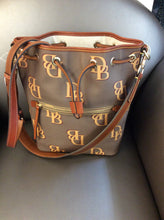Load image into Gallery viewer, Dooney &amp; Bourke handbag