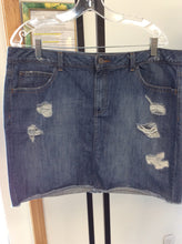 Load image into Gallery viewer, Size 16 tommy bahama Skirt