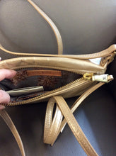 Load image into Gallery viewer, Hobo International crossbody