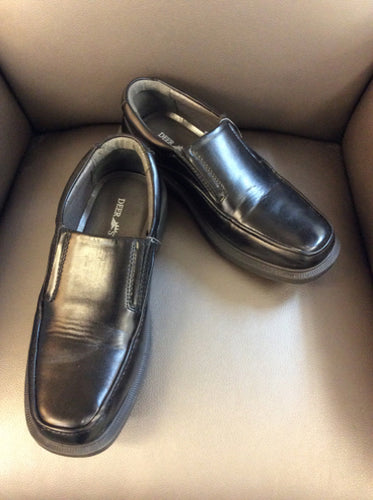 Size 9.5 Black Men's - shoes