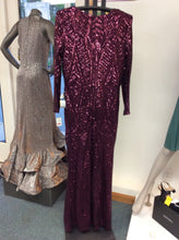 Load image into Gallery viewer, Size 16 xscape Gown/Evening Wear