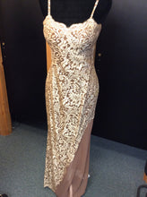 Load image into Gallery viewer, Size 8 Moda Gown/Evening Wear