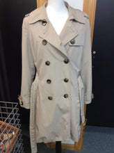 Load image into Gallery viewer, Size PL London Fog Raincoat