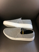 Load image into Gallery viewer, 8.5 Eileen Fisher Sneakers