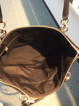 Load image into Gallery viewer, Coach tote