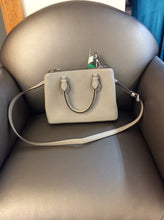Load image into Gallery viewer, Michael Kors crossbody