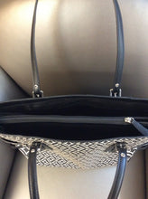 Load image into Gallery viewer, Michael Kors tote