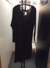 Load image into Gallery viewer, white house black market Size MP Dress