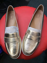 Load image into Gallery viewer, 12 naturalizer Loafers