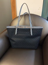 Load image into Gallery viewer, Michael Kors tote