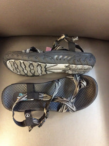 7 skechers Sandals
