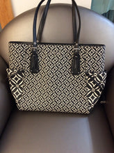 Load image into Gallery viewer, Michael Kors tote