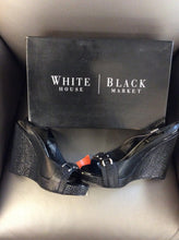 Load image into Gallery viewer, 9 White House/Black Market Sandals