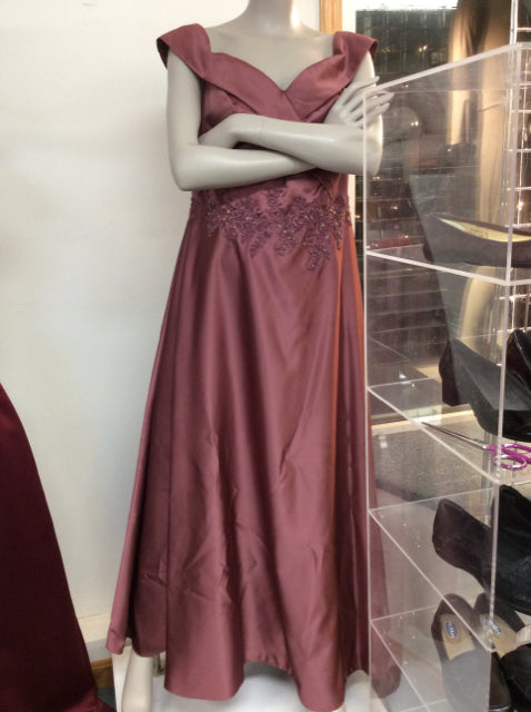 Size 16W oleg cassini Evening Dress
