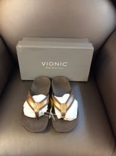Load image into Gallery viewer, Vionic 6 Sandals