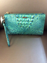 Load image into Gallery viewer, Brahmin Wristlet