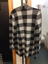 Load image into Gallery viewer, talbots Size L Cardigan