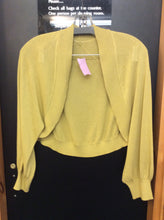 Load image into Gallery viewer, Size M Sweater