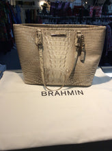 Load image into Gallery viewer, Brahmin tote