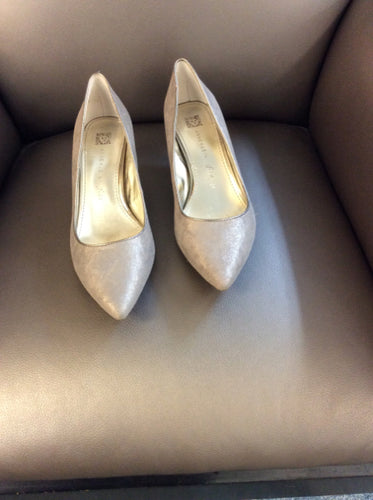 7.5 Anne Klein heels