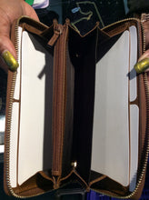 Load image into Gallery viewer, Gucci brown Wallet