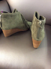 Load image into Gallery viewer, dr scholls 8.5 Boots